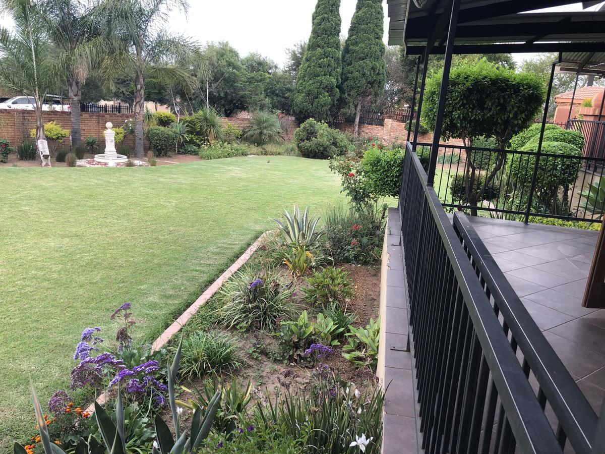 Sunrise Boutique Hotel Witbank Eksteriør billede